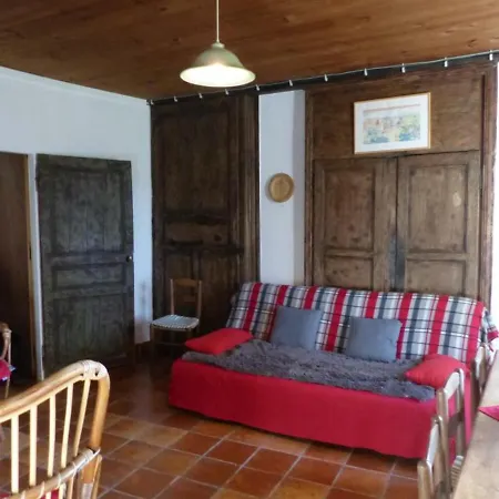 Saint-nicolas-des-biefs, 4 Pieces, 6 Personnes - Fr-1-489-202 Holiday home Saint-Nicolas-des-Biefs