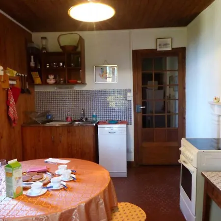 Holiday home Saint-nicolas-des-biefs, 4 Pieces, 6 Personnes - Fr-1-489-202 Saint-Nicolas-des-Biefs